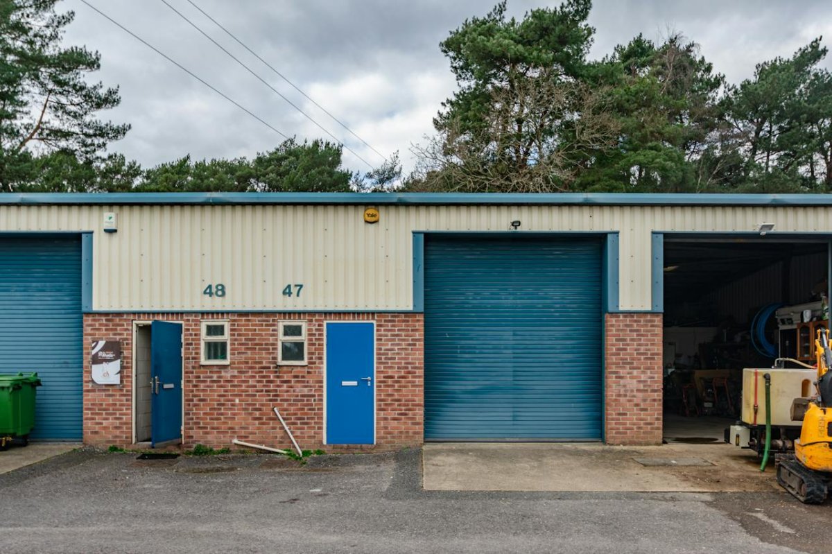 Retail/Shop in Wimborne - photo 2