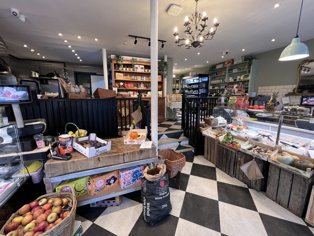 Retail/Shop in Westerham - photo 2