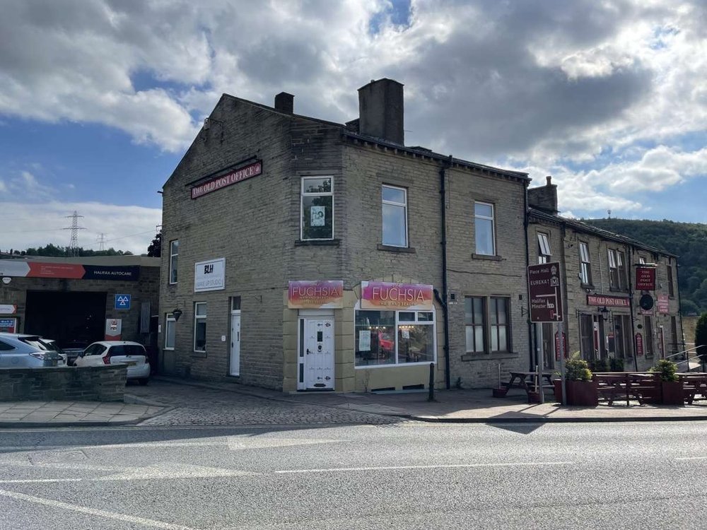 Commercial Units to let Brighouse Boxpod