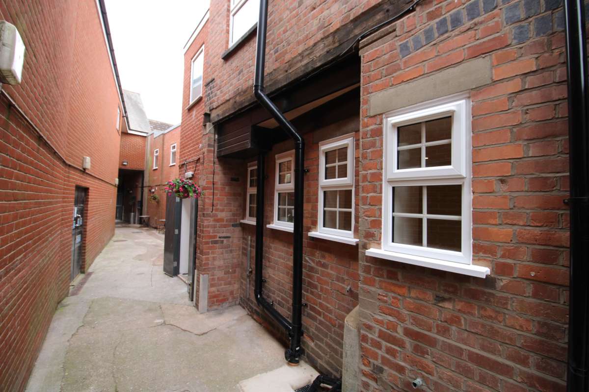 Commercial Units to let Nuneaton Boxpod