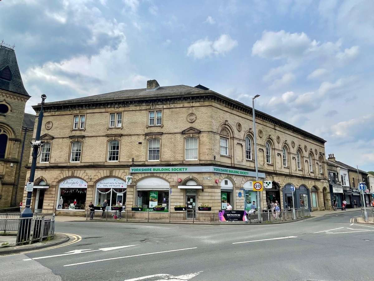 Commercial Units to let Brighouse Boxpod