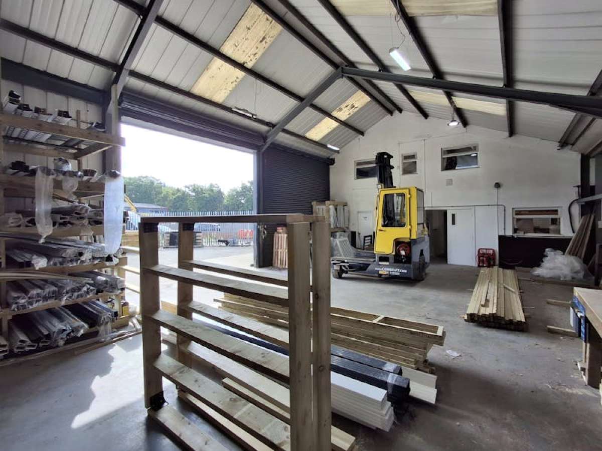 Storage in Wimborne - photo 3