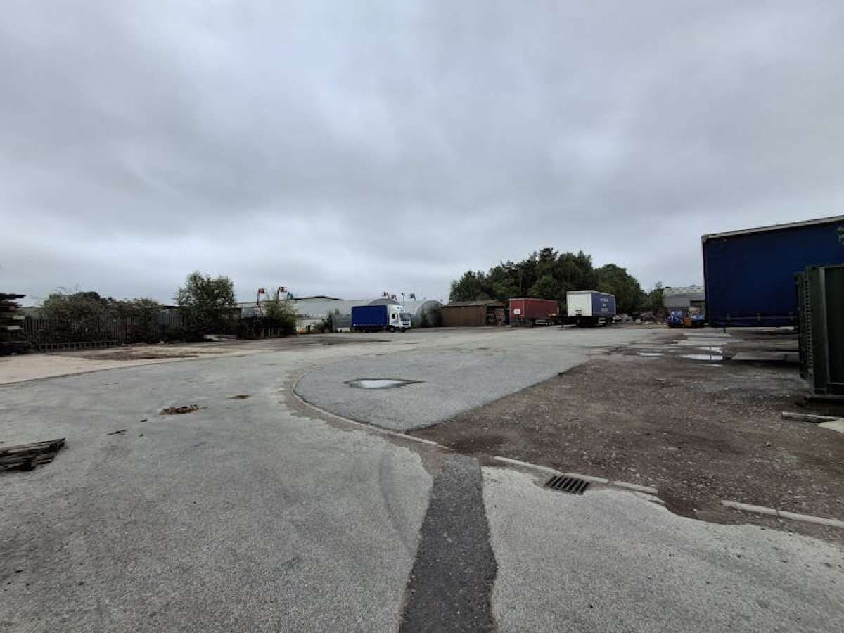 Storage in Poole - photo 3