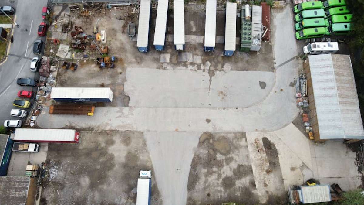 Storage in Poole - photo 4