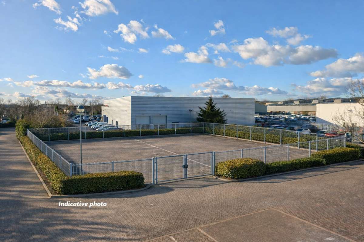 Industrial Unit in Portsmouth - photo 2
